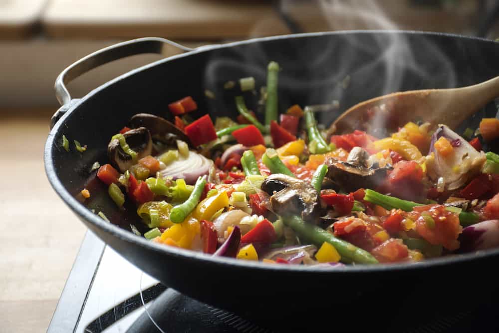 Les plaques de cuisson à induction cartonnent : bientôt la fin de la  cuisine au gaz ? 